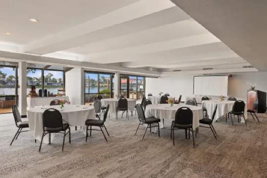 Executive Inn & Suites Oakland