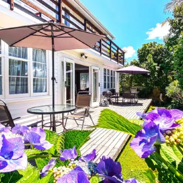 Bavaria Boutique Hotel Отели рядом с достопримечательностью «Гора Еден»