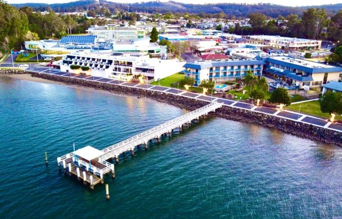 Zorba Waterfront Motel