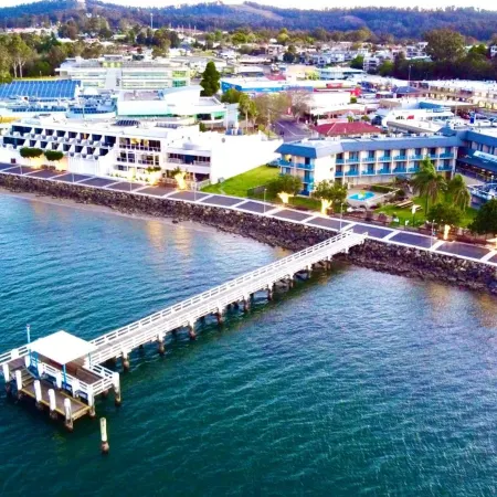 Zorba Waterfront Motel