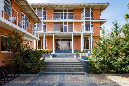 Солнечная Гавань Отели рядом с достопримечательностью «Центральный Стадион»