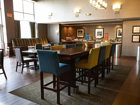 Hampton Inn & Suites Scottsburg