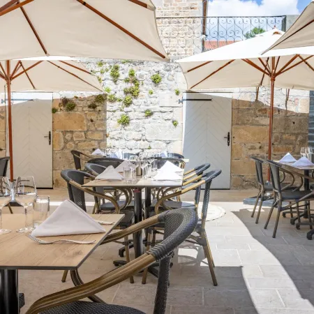 Domaine et Chateau de Valinches - Hotel & Restaurant