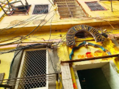 Goroomgo Shanti Guest House Varanasi Hotels near Manikarnika Ghat