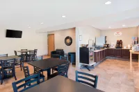 Super 8 by Wyndham Humboldt - servizio colazione