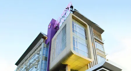 Vio Hotel Pasteur Отели рядом с достопримечательностью «Таман гайя»