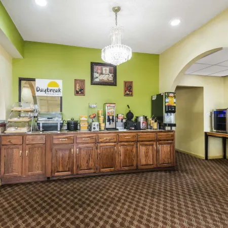 Days Inn by Wyndham Troy