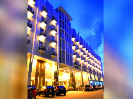 Orchardz Hotel Ayani Отели в г. Bansir Laut