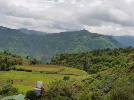 Shivneri Valley Escape Hotel - A Scenic Valley View Hotel in Mahabaleshwar Отели в г. Дхангарвади