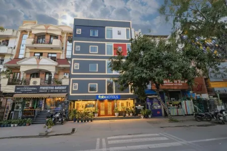 FabHotel Hargobind Enclave Отели рядом со станцией Anand Vihar