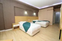 Peracity Hotel