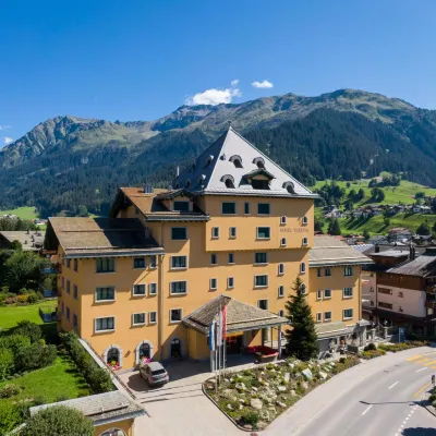 Hotel Vereina Hotels near Parsennmäder