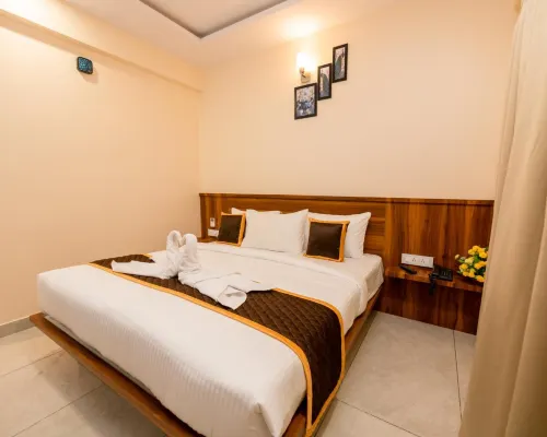 KK Comforts Hotels in Mandya