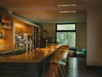 Bird Hotel - bar