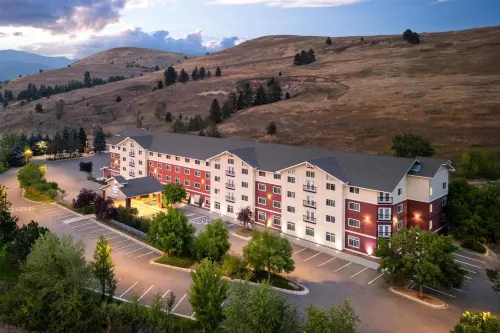 Best Western Plus Grant Creek Inn - Bãi đậu xe