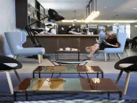 Pullman Liverpool - С баром