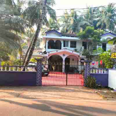 Jes Coastal Comforts Hotel Exterior
