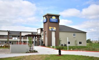 Days Inn & Suites by Wyndham Downtown/University of Houston