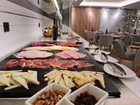 Hotel Noy - breakfast