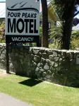 Four Peaks Motel - parking