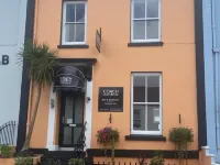 Coach Guest House Hotels near Tenby North Beach