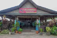 RedDoorz Syariah near Stasiun Pekalongan 3 Hotel dekat Hijrah store bener