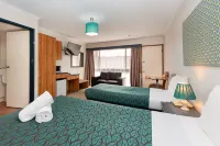 Winsor Park Motor Inn - parking