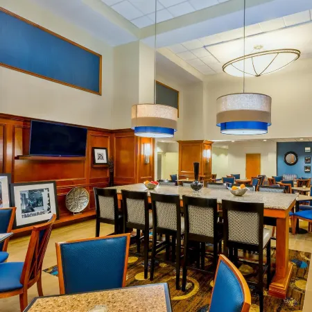 Hampton Inn & Suites ATL-Six Flags