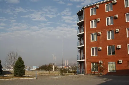 Корсар Отели рядом с достопримечательностью «Памятник В.И.Ленину»