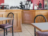 Days Inn & Suites by Wyndham Huntsville - breakfast
