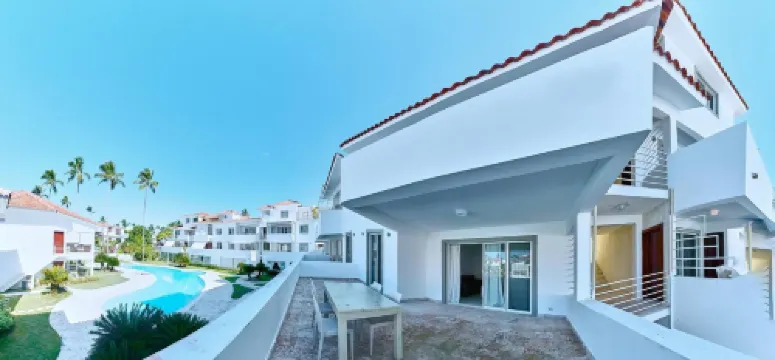 珊瑚海灘村莊酒店