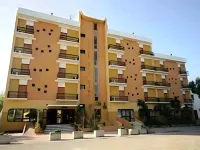 โรงแรมเดยปีนี โรงแรมใน