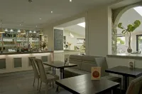 Wolfscastle Country Hotel - bar