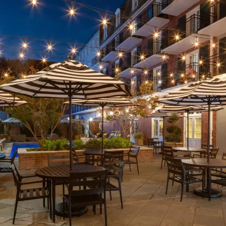 Four Points by Sheraton French Quarter Отели рядом с достопримечательностью «Дом Герман-Грима»