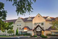 The Branson Hillside Hotel - parking