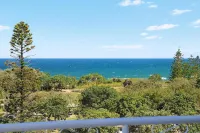 Beachside Resort Kawana Waters - Sea View
