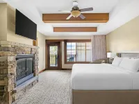 Hilton Grand Vacations Club Paradise Point Hollister Hotels in Ridgedale