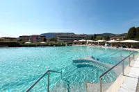 Hotel la Perla - Bike Hotel - Swimmingpools