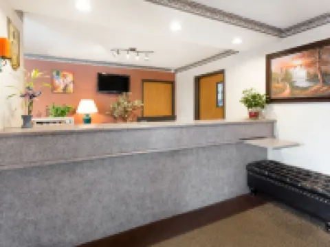 巴特菲爾德路/65號高速公路戴斯酒店 斯普林菲爾德酒店