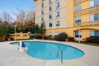 La Quinta Inn & Suites by Wyndham Raleigh/Durham Southpoint Hotels in Triangle
