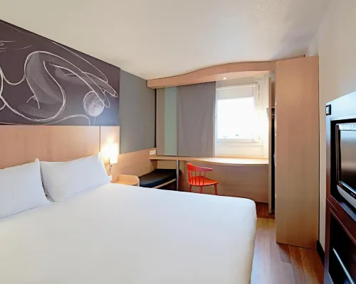 Ibis Barcelona Cornella Kamar Photos