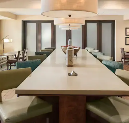 Hampton Inn Lincoln Airport