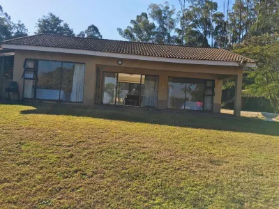 Platinum Villa Guest House Hoteles cerca de Nhlangano Mall