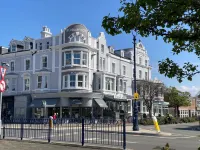 The Broadway Hotel Hotels near West Shore Beach