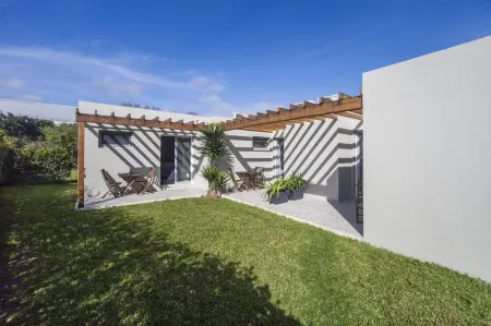 Casa Da Ilha - Slow Living Residence & Suites Отели рядом с достопримечательностью «Nucleo de Santa Bárbara do Museu Carlos Machado»