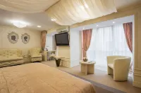 Tourist Hotel Hotels near King's Gate