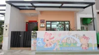 Lucky Bear Guesthouse - บริการรถรับส่ง