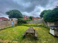 Badger Haven: Apt 4 | Large Apartment in Brackley - 2 stelle