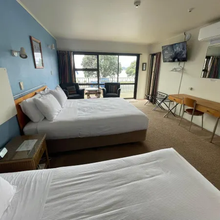 Bay Sands Seafront Studios