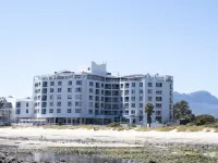 Ocean Breeze Hotel Hotels near Koop Sentrum